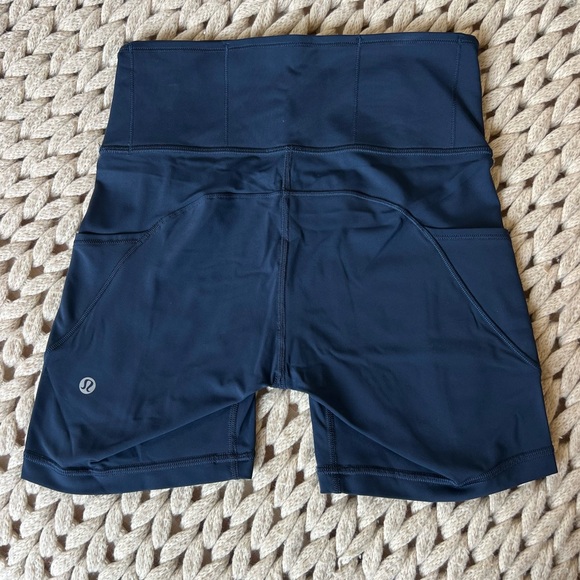 Lululemon fast & free biker short 6” size 4, navy - Picture 2 of 8